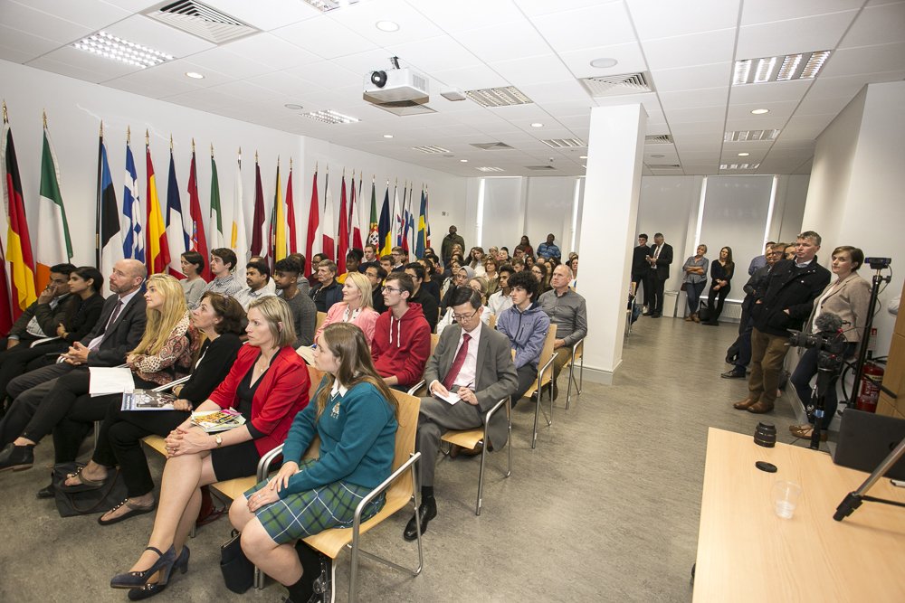 krawczykAdam36's tweet photo. @CollegiumMed Komisja Europejska Dublin witaja nowych mieszkancow #Bydgoszcz @MedicalPoland @Wyborcza_Bydgo @expressbydgoski @RafalBruski https://t.co/5DnxjzLJB1