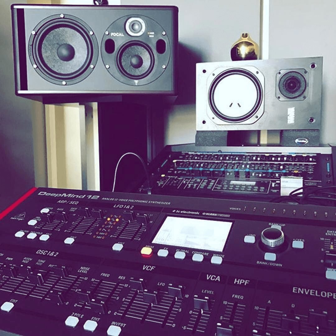 BEHRINGERJP's tweet photo. これで週末の準備は整いましたね 🎹 🎚サンプルやループを提供している @Samplemagic からの📷
商品の詳細は https://t.co/iHX0ejDKst
#FEELJP #BEHJP #HappyFriday https://t.co/GUXQdfjnQI