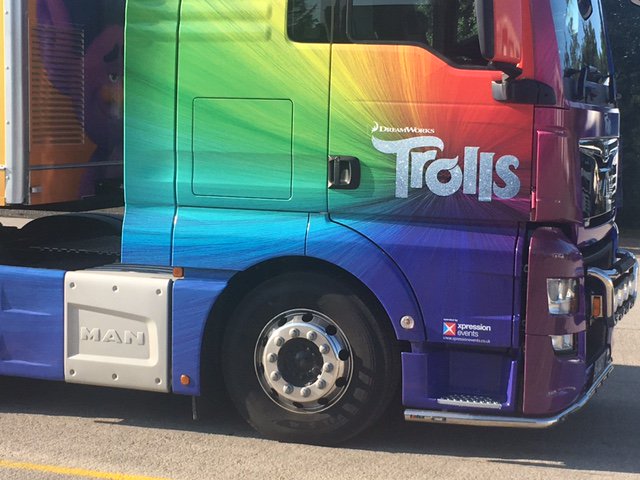 RingRoadGarage1's tweet photo. Bringing some much needed colour to Ringroad❤️💚💜💛💙@XpressionEvents #Fridayfeeling #cantstopthefeeling #trolls #MAN #trucks #rainbows #sunny https://t.co/bidlkJV4Zn