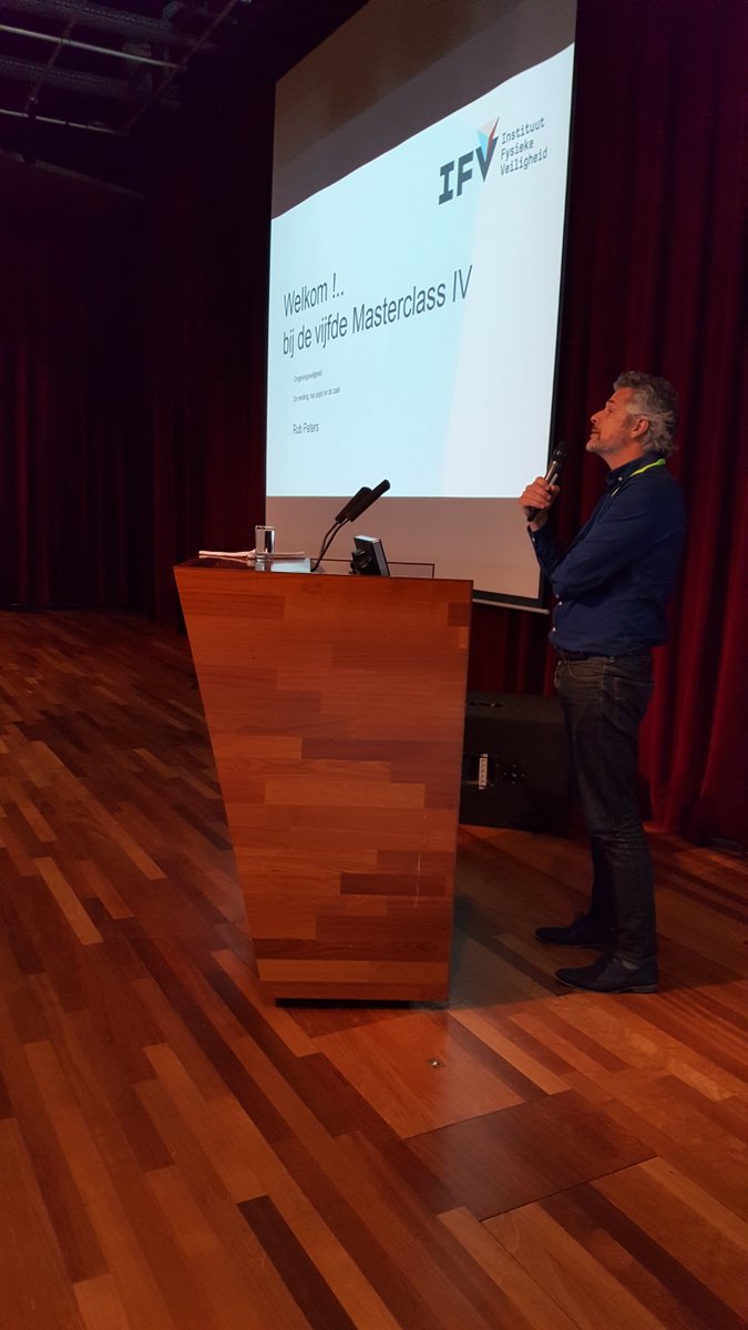 JosienOosterhof's tweet photo. We zijn begonnen! Dr. Rob licht toe #masterclassiv https://t.co/F1oqjqw98x