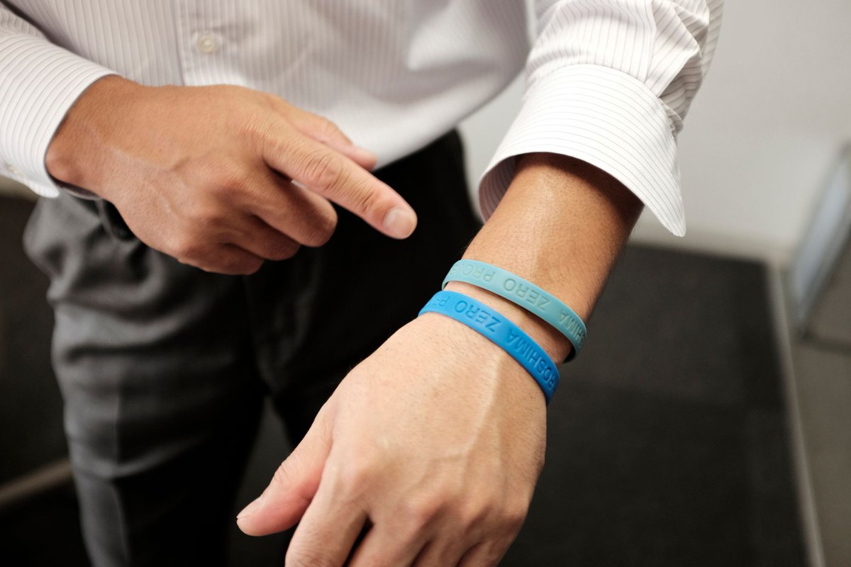 応援団長に就任してからずっと青のリストバンドを着けている #前田智徳