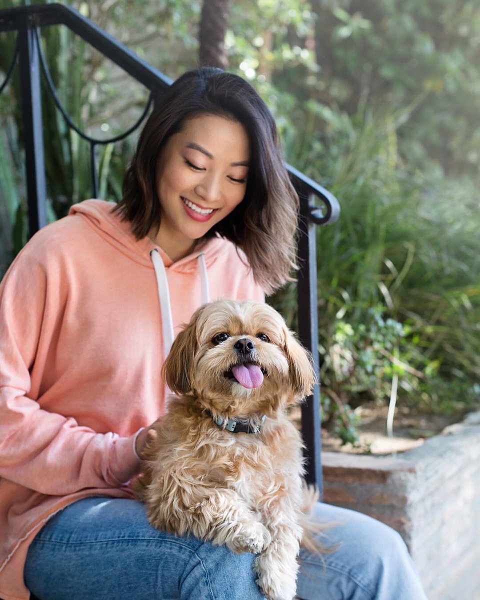 ArdenChoFanclub's tweet photo. Arden & Chewy photographed by Grace Chon 📸 | Happy Eid Mubarak to all my muslim followers & fellow #CHOsens!✨ https://t.co/9AyC8Vkil4