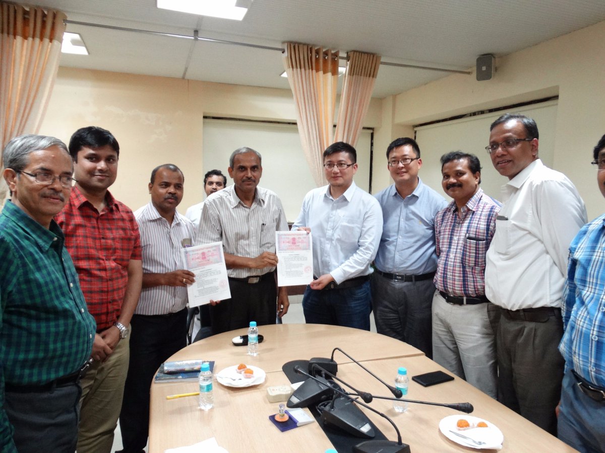 InfoKmrcl's tweet photo. Signing of PSD contract with Consortium of M/s Zhuzhou CRRC Times Electric Co. Ltd &amp; M/s Panasonic Manufacturing (Beijing) Co. Ltd. https://t.co/cWQkXAAIQ4