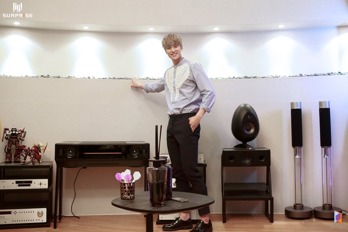 myungkisses's tweet photo. #Biryeom touring his house
✨ https://t.co/rGtymP07n9
#Gongmyung #공명 #BrideOfHabaek #BrideOftheWaterGod https://t.co/CejgPc4c66