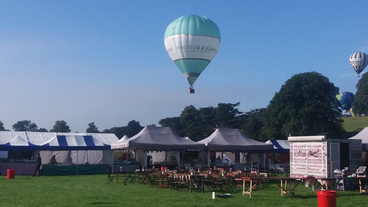 ptrmelton's tweet photo. @ChatsworthHouse @ChatsworthCFair @wildfoodboy @oldfashionedpud @bouverielodge @visitmelton #greatdayout #manymeltonbusinessheretoday https://t.co/WM6040kN3X
