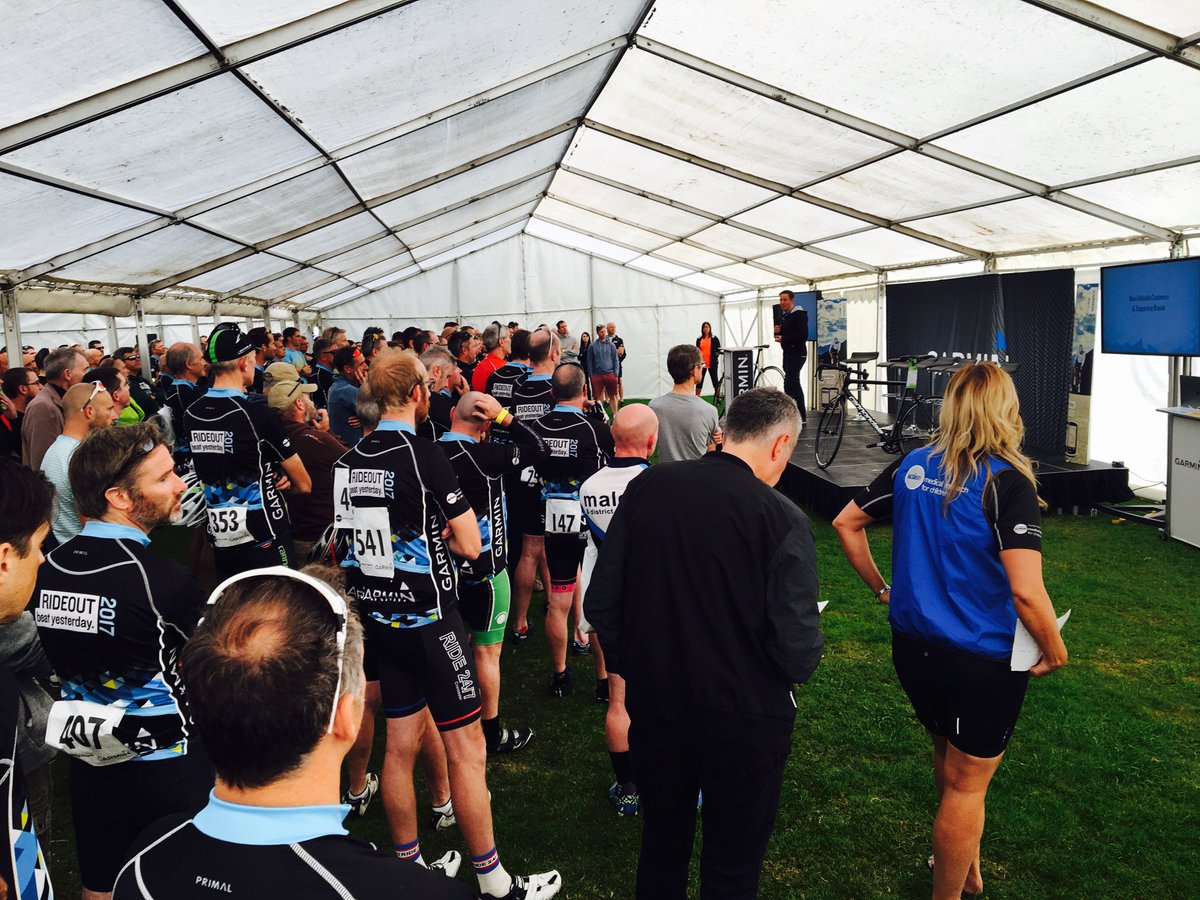 Presentations kicking off at the #garminrideout event! Time to hear about new products Edge 1030 and the Vector 3 <a href="/GarminUK/">Garmin</a>