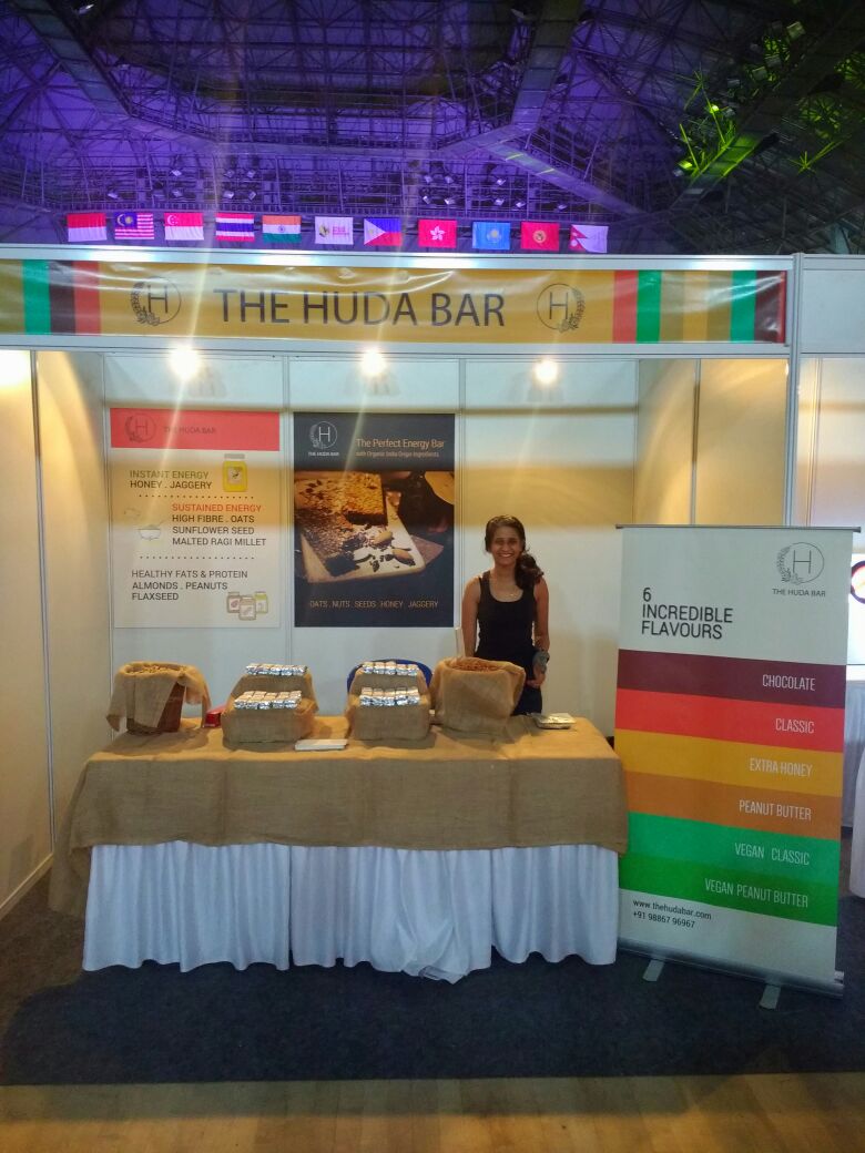thehudabar's tweet photo. At the fabulous #Bengaluruboulderingchampionships selling the bars! Woot woot! 
#thehudabar #theperfectenergybar #organic https://t.co/JLdWYutk4N