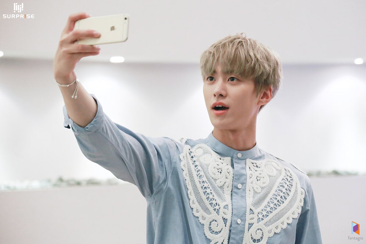 myungkisses's tweet photo. #Biryeom touring his house
✨ https://t.co/rGtymP07n9
#Gongmyung #공명 #BrideOfHabaek #BrideOftheWaterGod https://t.co/1JTviLZYS1