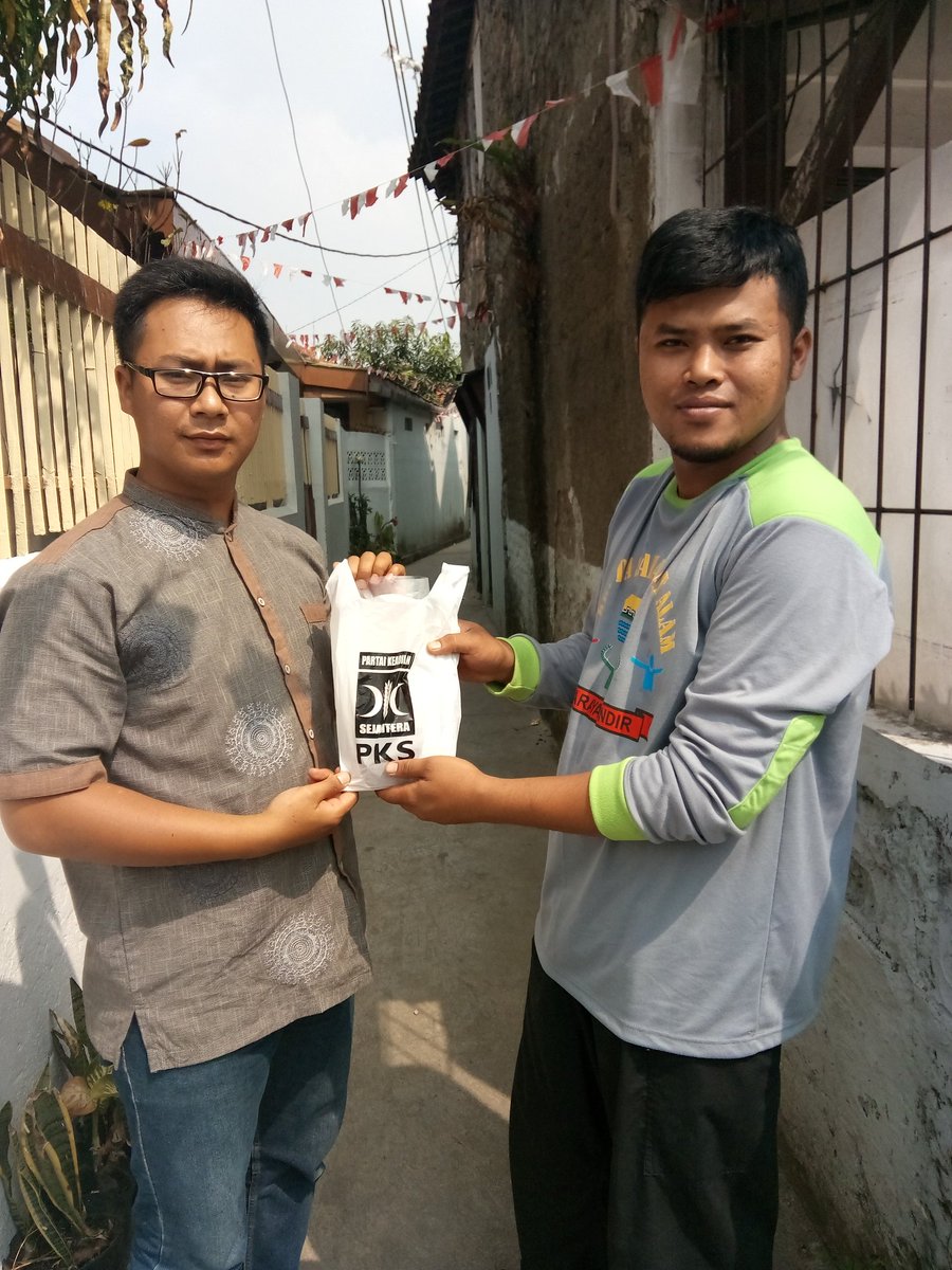 budlan's tweet photo. Alhamdulillah Titipan #Qurban
Buat Masy Andir |Hatur nuhun Ibu @lediahanifa 
moga Berkah wat semua
@PKSejahtera 
@PKS_Bandung 
@dpcpksandir https://t.co/QMQuQpCtm2