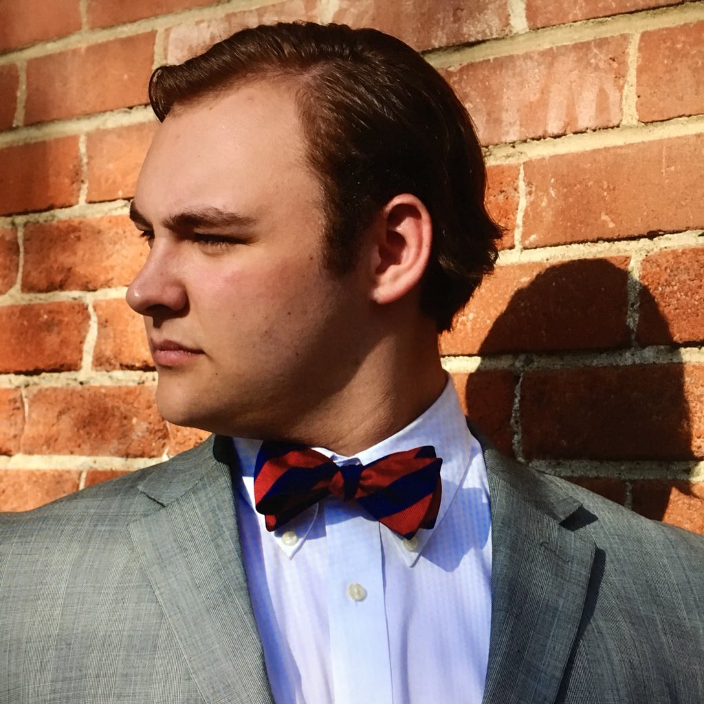 kickbuttkid's tweet photo. #NewProfilePic I figured that since my old one was from 8th grade and I'm in college now, it was time for an upgrade 👍🏻 https://t.co/npv3JMXzub