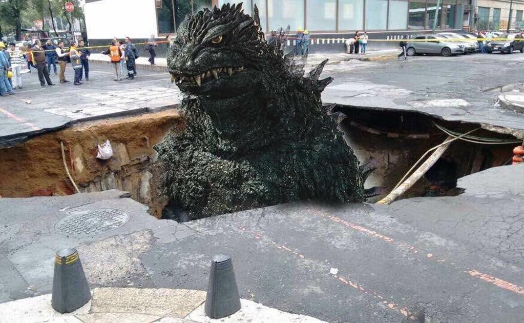 Lilithcruz24's tweet photo. @webcamsdemexico @israellorenzana Es un loquillo ese #GodzillaCDMX https://t.co/4nIIb38a0G