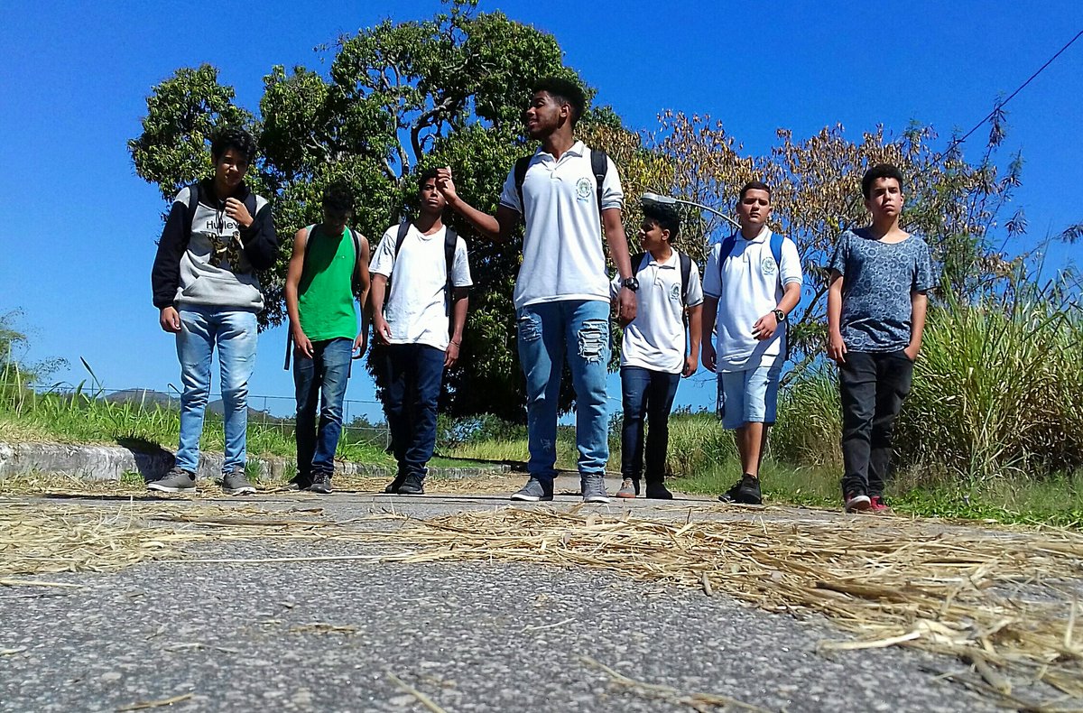 WillBryant48's tweet photo. A essência do "Pega aqui cmg" é essa !! 😂😂🙉🙉��🔝👌👌 @Levi_MLG @renan_ACO @JoaoLopeslp @daviaaf16 https://t.co/eUOtT6IQM3