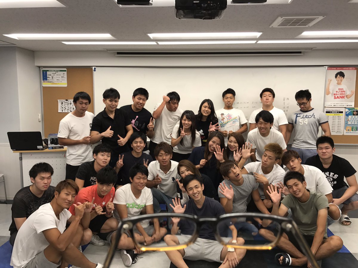 osakars's tweet photo. 【クラス紹介✨】
青団:晴波🌊
団長玉城率いるST2Bは三フェス気合い十分🙄✨練習も"メリハリ"つけて取り組んでいます(^^)🎉
https://t.co/8QNLsvoWP2
#青団 #大阪 #晴波 #リゾスポ #ウェディング校 #こども校 #三フェス #ST2B https://t.co/W8VyQKYFLF