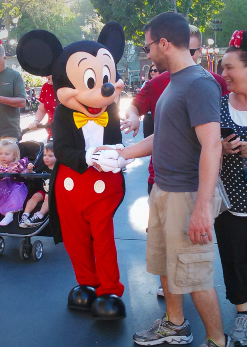 WaltsDisneyland's tweet photo. Did Walt's #Disneyland idea predate Mickey Mouse? The surprising story of Walt's theme park dream. Via @MouseInfo https://t.co/XlbMUs3GID https://t.co/O8ySlxETYm