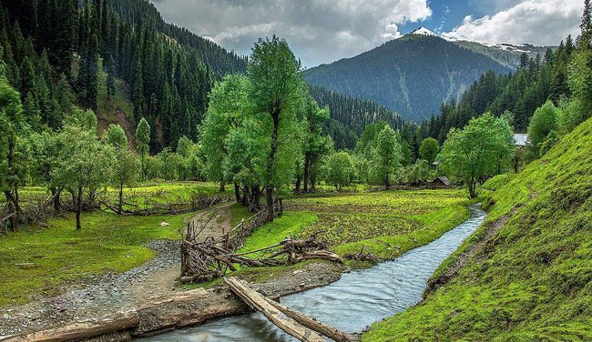 siddharthajoshi's tweet photo. Ever wondered what Kashmir looks like beyond Line of Control (LOC)? 

https://t.co/Gzhlw4l2hX 

#Kashmir https://t.co/oRX8p9QzYK