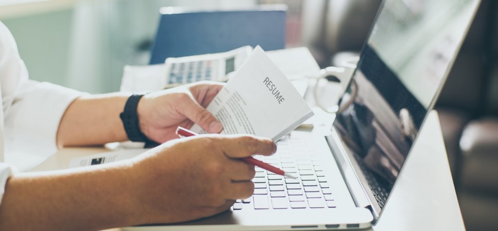 DigitalBigBlue1's tweet photo. 3 Things Smart Employers Look For In a Resume https://t.co/LyiRmXoIYW #resume #business https://t.co/emraDF2xgY