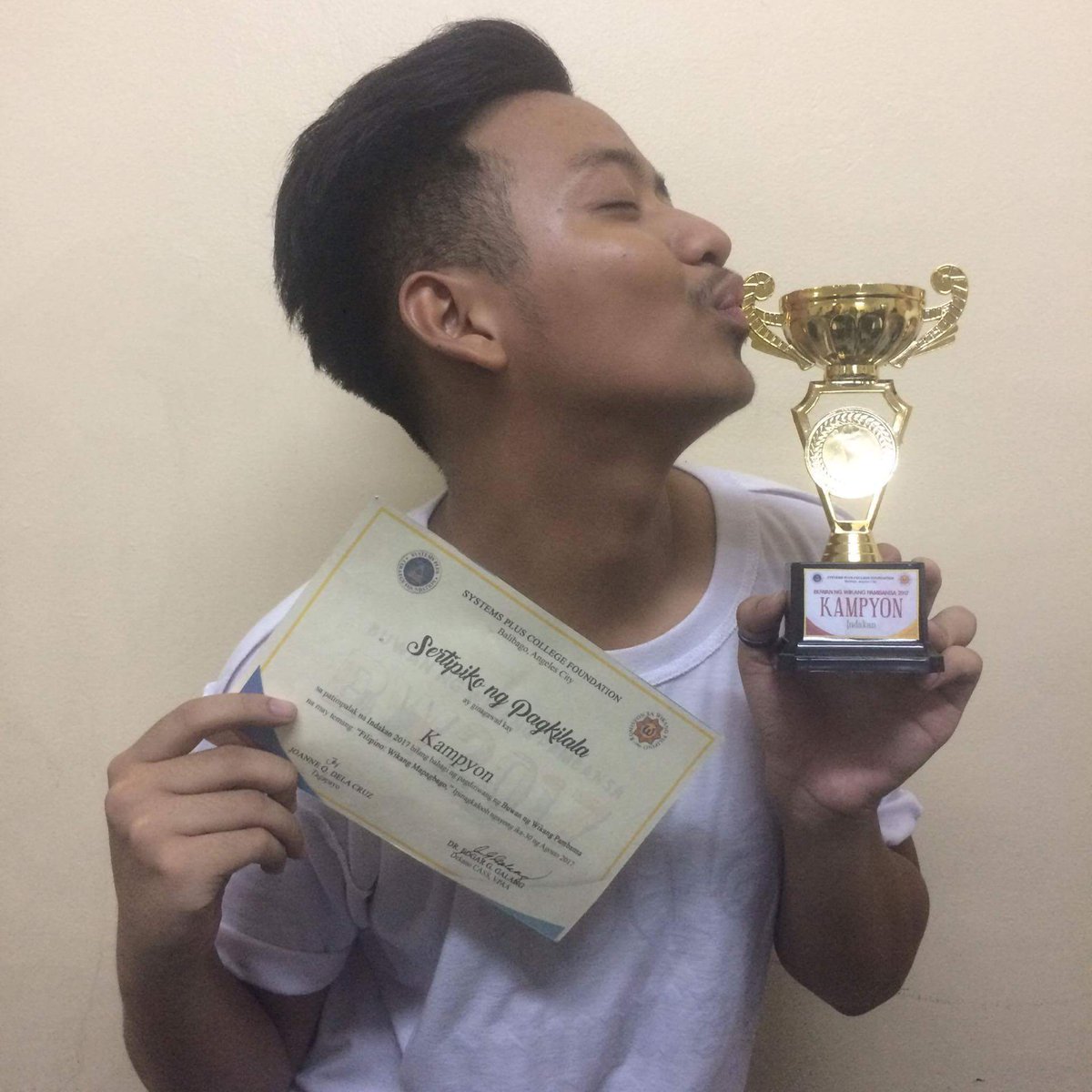 calivagustin's tweet photo. Indakan 2017 #kampyon https://t.co/DaVQLngrzP