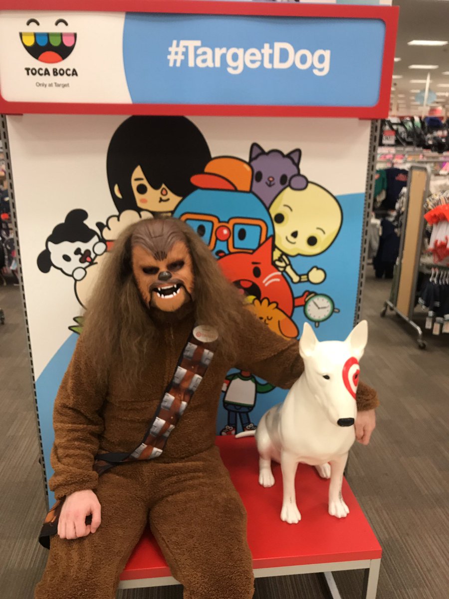 BenjaminLavoi's tweet photo. Target Star Wars event happening tonight @jordancreektarget. 12-2am!!  Chewy is in the house!  #starwars #realhair #targetdog @AliciaRoseH https://t.co/O8s11heGkz