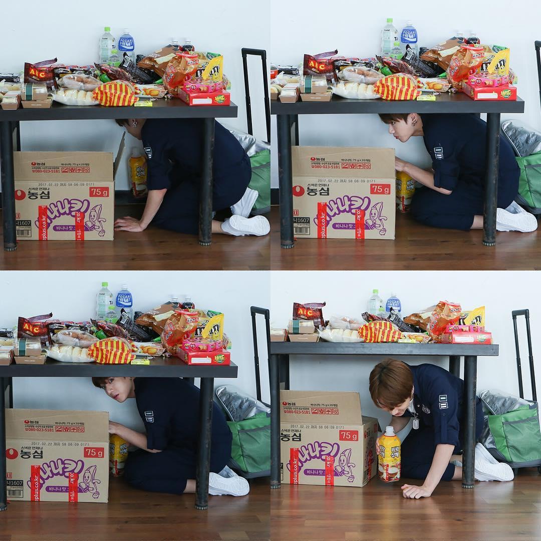 armyrealm's tweet photo. remember jk's no one will know under the table stunt? this kid just turned 20
#HAPPYJKDAY 
#Happy21stJungkook 
#HAPPY20THJUNGKOOK https://t.co/AeSRCiqTt5