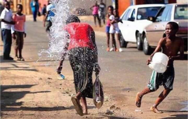 Tshepo_sebino's tweet photo. RT if the tradition still exist in your hood...💦💦💦
#SpringDay 🌳🍀🌴🌿🌼🌷⚘🌱🌲🌻 https://t.co/dsoabo6Bw2