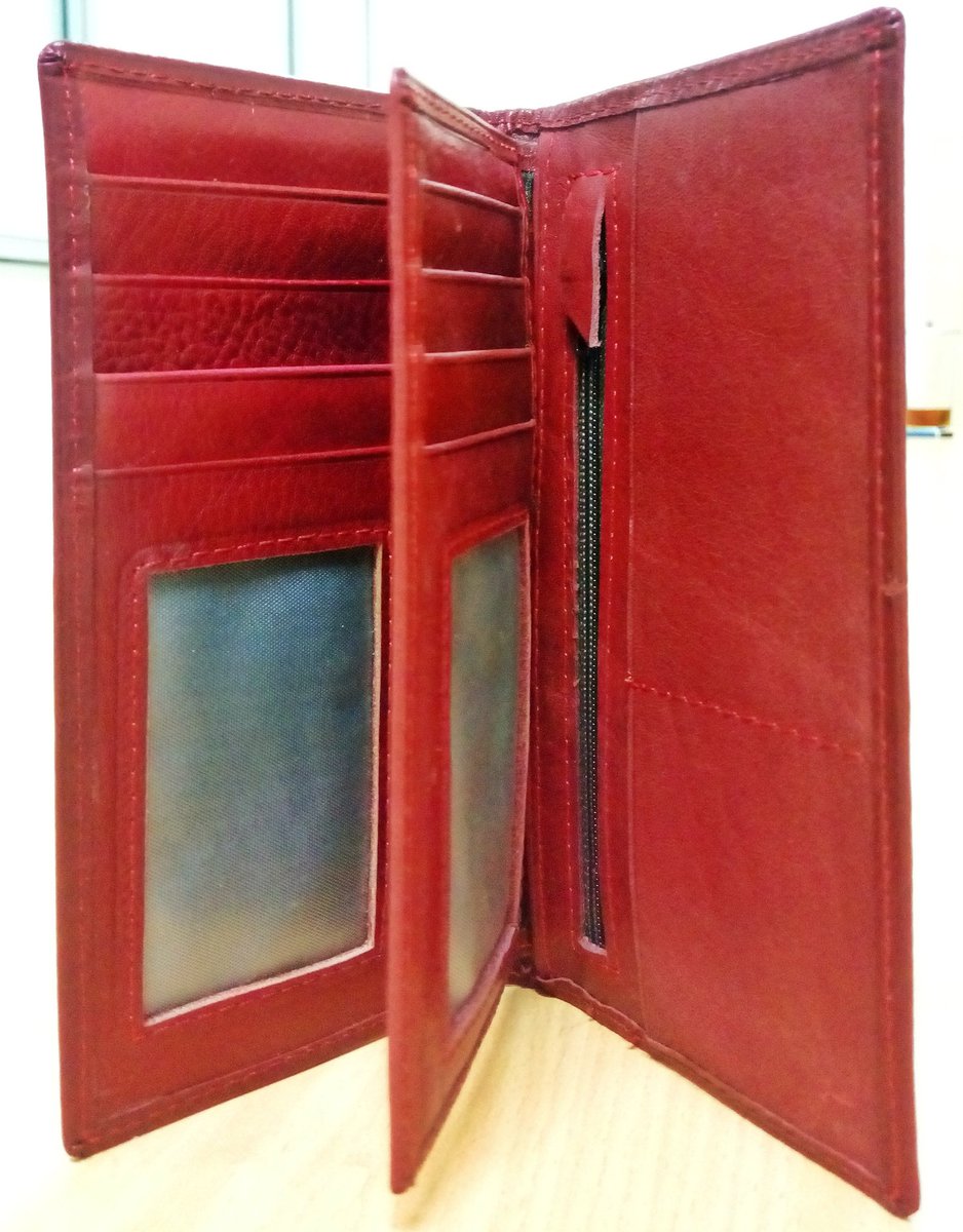 GreenLifeCo1's tweet photo. Dompet Kulit (4) terbuat dari #KulitSapi #KualitasPremium #HandMade #HandyCraf #Bantul #Yogyakarta #HijauLestari
Harga Rp. 385.000,_ https://t.co/TTHtXofKCx