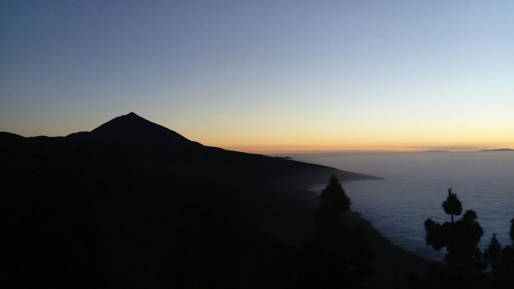 anagaxp's tweet photo. Anaga Experience takes you to the summit to See one of the dawn in the World. El Teide. 
Next ascend on September the 7th. https://t.co/APqGa0lD6W