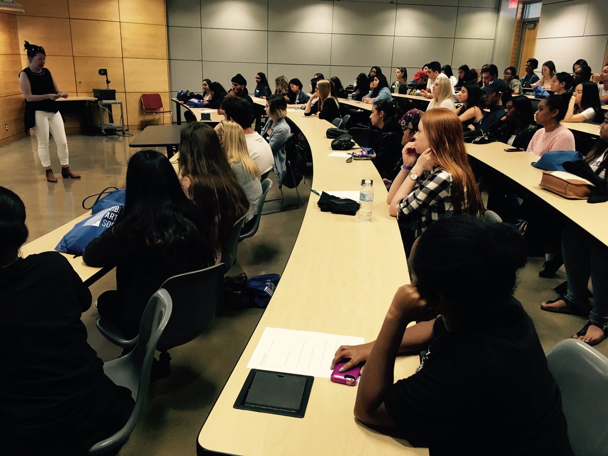RUSocUnion's tweet photo. Sociology Orientation 2017! Here's a photo of our amazing undergrad program administrator Elizabeth Johnson doing a presentation! 💛💙👊🏼 #RSSU https://t.co/86H9tKah0b