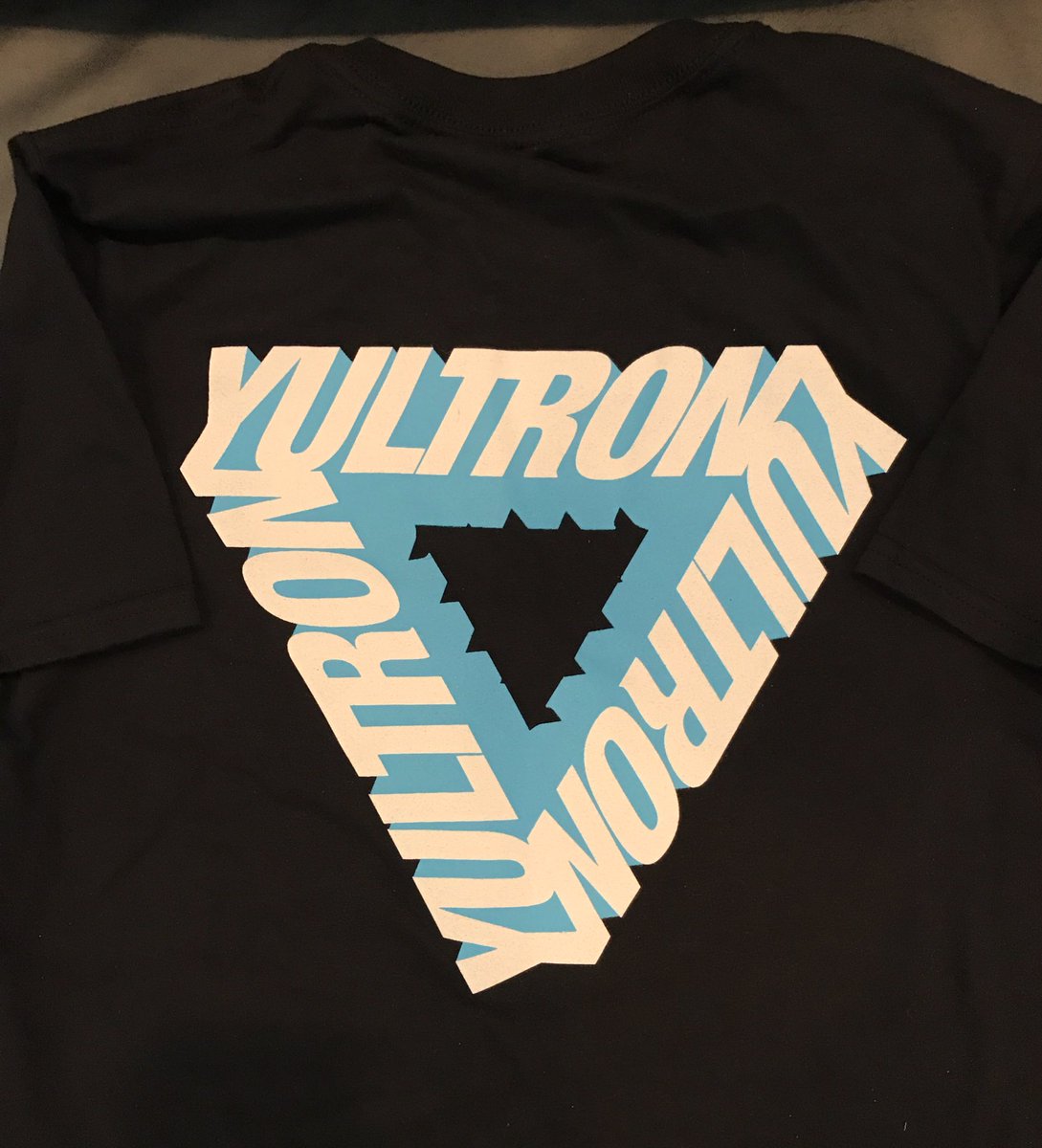yultron's tweet photo. New 🔥RT and fav... choosing 3 of you to win this. Will ship it out tomorrow. https://t.co/sRPDsoRN2x ❤️oh n you gotta follow me too binch https://t.co/B7e9zhYJ8u