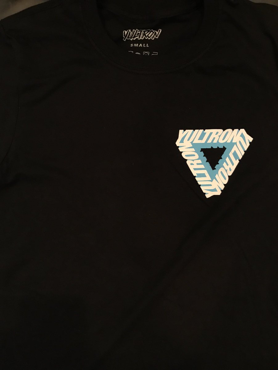 yultron's tweet photo. New 🔥RT and fav... choosing 3 of you to win this. Will ship it out tomorrow. https://t.co/sRPDsoRN2x ❤️oh n you gotta follow me too binch https://t.co/B7e9zhYJ8u