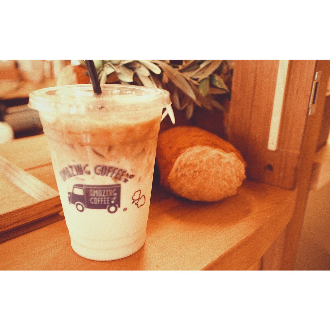 Shizuka198836's tweet photo. 遅くなってしまいましたが #AMAZINGCOFFEE #OSAKASOUTH SIDE #NewOpen #おめでとうございます 🎉
DANCE EARTH PARTY3人で
お邪魔させていただきました☕️
#ミックスジュースラテ
#美味しかったです
#changeCoffee https://t.co/PM1kHK9B90