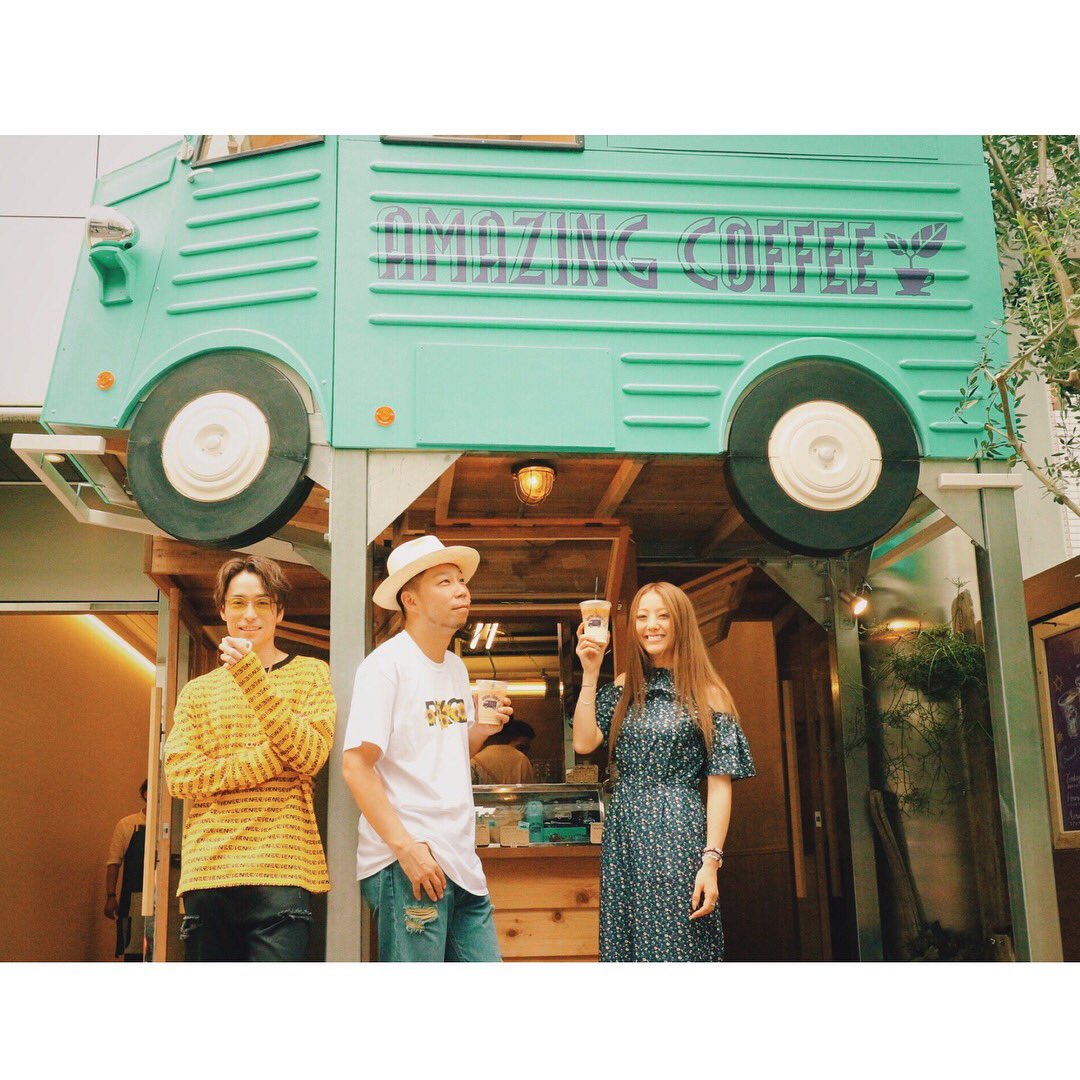 Shizuka198836's tweet photo. 遅くなってしまいましたが #AMAZINGCOFFEE #OSAKASOUTH SIDE #NewOpen #おめでとうございます 🎉
DANCE EARTH PARTY3人で
お邪魔させていただきました☕️
#ミックスジュースラテ
#美味しかったです
#changeCoffee https://t.co/PM1kHK9B90