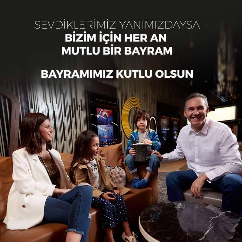 Spectrum_Sinema's tweet photo. Sevdiklerimiz yanımızdaysa bizim için her an mutlu bir bayram. Bayramımız kutlu olsun. #SpectrumCineplex #bayram https://t.co/Av2bnVLuZA