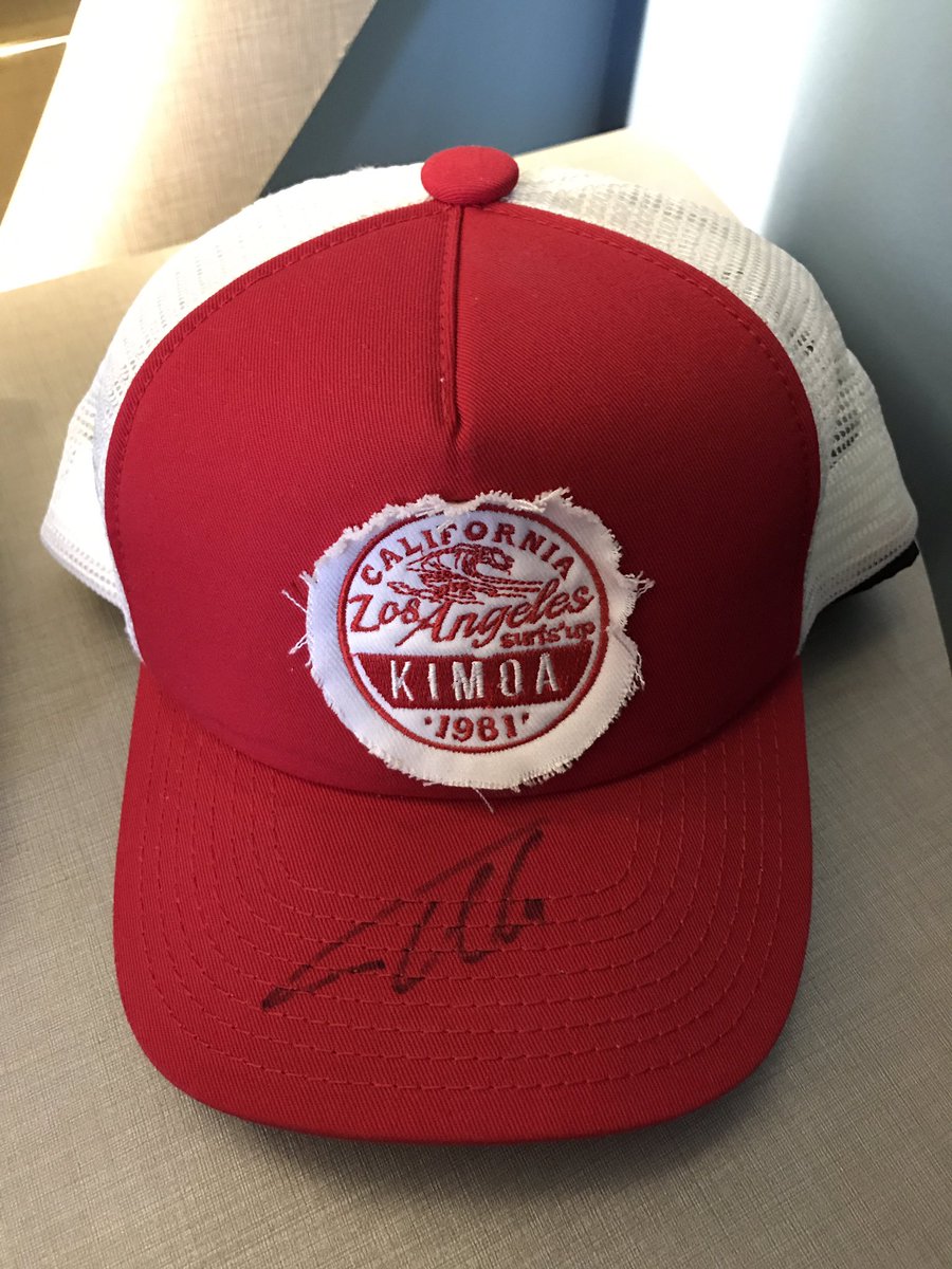 VickyHickman84's tweet photo. Only one thing can make my @Kimoa cap any better... that's getting it signed by @alo_oficial himself!! #ItalianGP #neversurrender #FA14 https://t.co/jGrdWo4qKH
