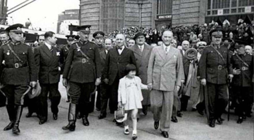 Kurban Bayramımız kutlu olsun. Nice sağlıklı, güzel, huzurlu bayramlara... Milletçe... Atatürk'e, tüm şehit ve gazilerimize şükranla...