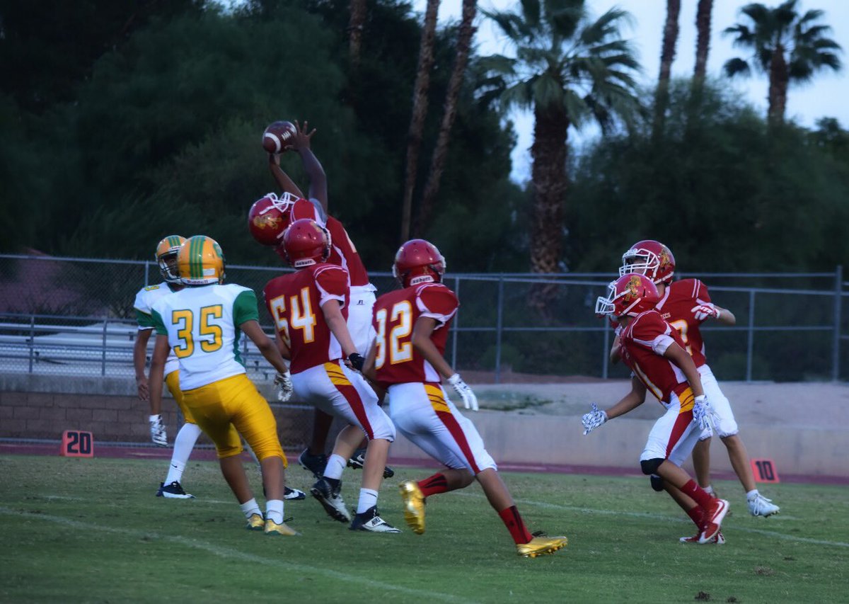 ddodearie's tweet photo. @PdhsFootball making the catch at tonight's JV #football game vs CVHS #aztecpride @AZTECLand #aztecmom @AnInsidersGuide https://t.co/GEtCcriJ7v