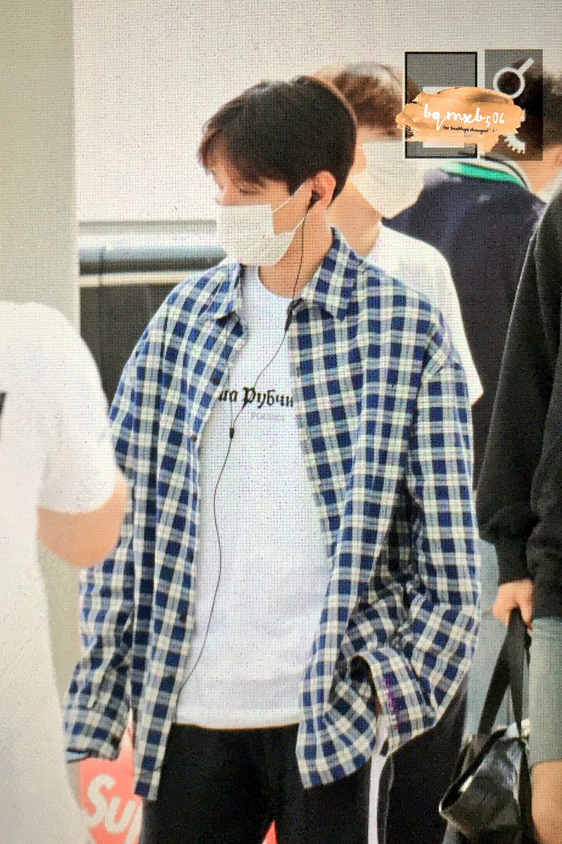 B506bhqx's tweet photo. 170901 인천공항 출국 #Baekhyun #백현 เดินทางปลอดภัยน้าแบคฮยอนอา 😚💙 https://t.co/7P4isJ6mvc