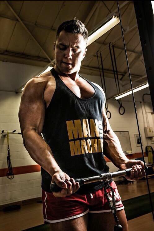 On Fridays we #flex 
Are you Man Or Machine? 
You decide #ManOrMachine 💀💪🏻