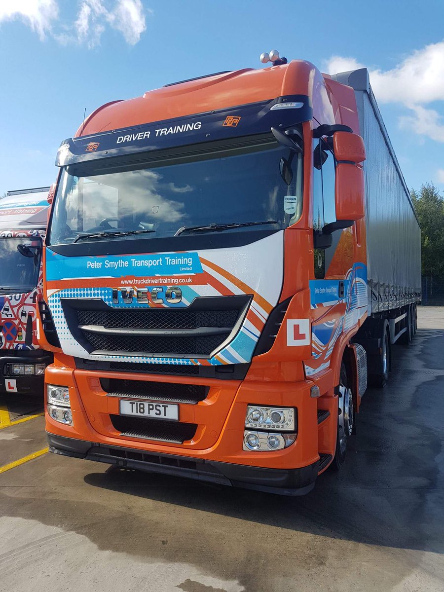 HGVschool's tweet photo. #celebrating 2years at our #testcentre #ipassedwithpstt #CONFIDENT #truck #articreverse #Nottingham #mirror #Mansfield https://t.co/bFVQ0XjXrq