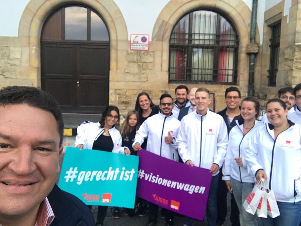 Frühverteilaktion mit den <a href="/jusosrlp/">Jusos RLP</a> und <a href="/jusosWO/">Jusos Worms</a>. Top Truppe!! Danke Euch!! #btw17