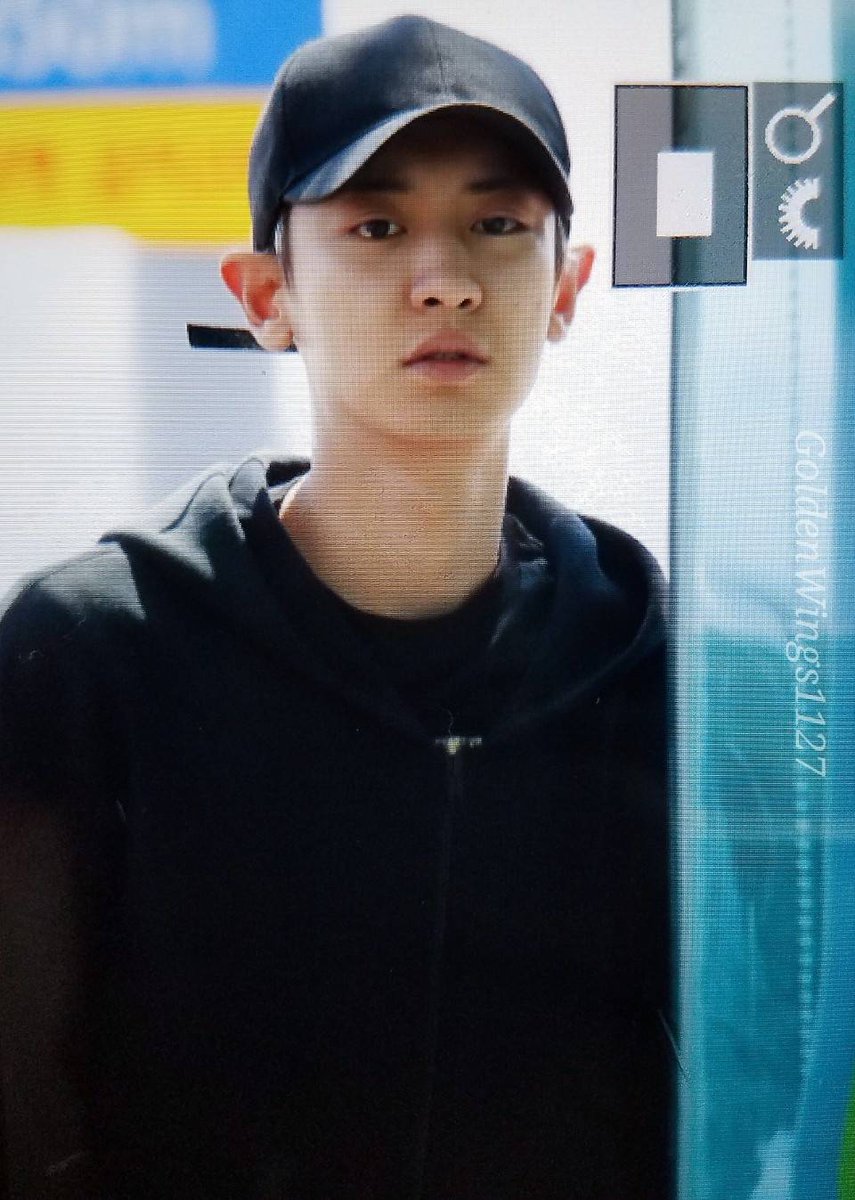 ChanHomeTH's tweet photo. [PREVIEW] 170901 ชานยอล ช่วงเที่ยงวันนี้ ที่สนามบินอินชอน จะเดินทางไปอินโดนีเซียเพื่อร่วมแสดง Music Bank in JAKARTA 2 ก.ย
Cr.GoldenWings1127 https://t.co/aqhnfYFFUZ