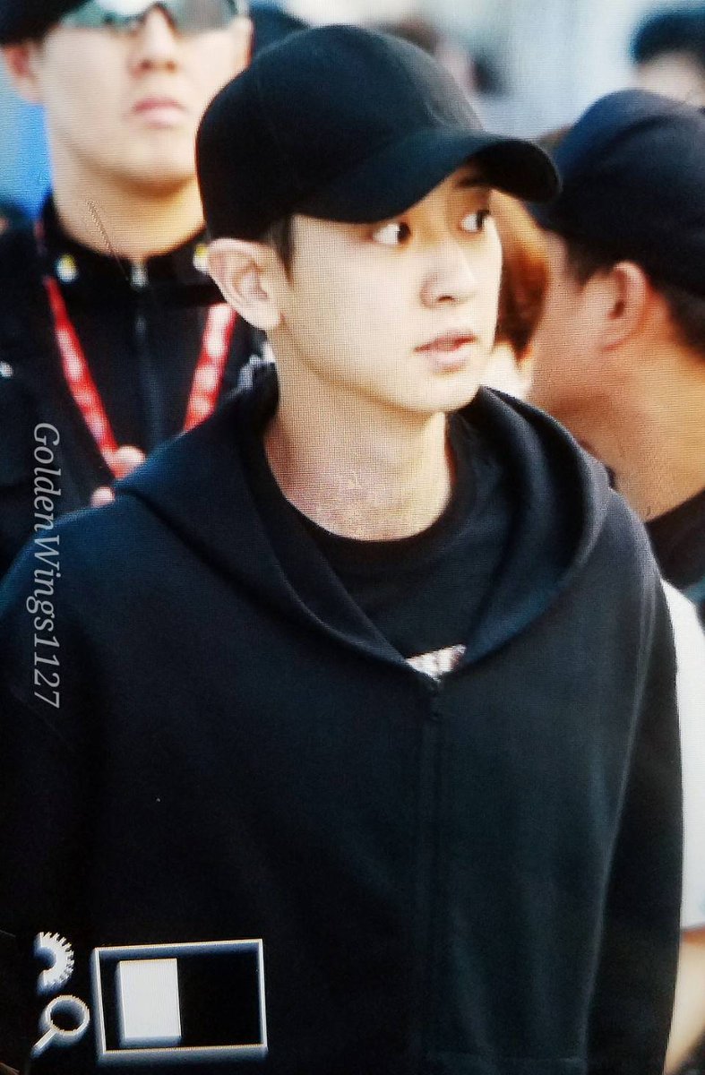 ChanHomeTH's tweet photo. [PREVIEW] 170901 ชานยอล วันนี้ ที่สนามบินอินชอน จะเดินทางไปอินโดนีเซียเพื่อร่วมแสดง Music Bank in JAKARTA ในวันที่ 2 ก.ย
Cr.GoldenWings1127 https://t.co/HX1YGXekMH