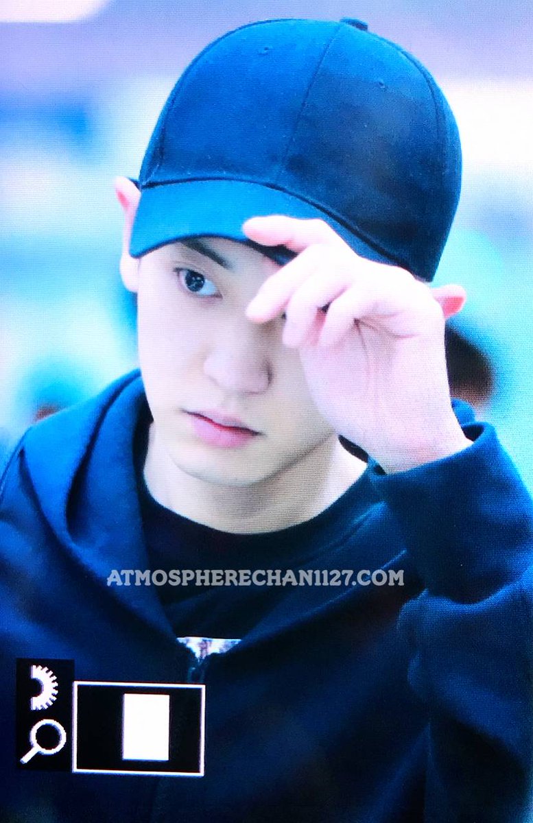 ChanHomeTH's tweet photo. [PREVIEW] 170901 ชานยอล ช่วงเที่ยงวันนี้ ที่สนามบินอินชอน จะเดินทางไปอินโดนีเซียเพื่อร่วมแสดง Music Bank in JAKARTA 2 ก.ย
Cr.AtmosphereChan https://t.co/gfIy2DcwMJ