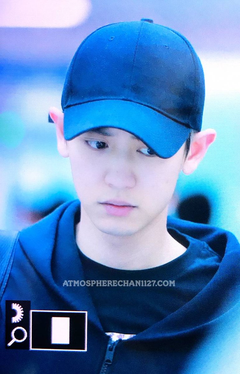 ChanHomeTH's tweet photo. [PREVIEW] 170901 ชานยอล ช่วงเที่ยงวันนี้ ที่สนามบินอินชอน จะเดินทางไปอินโดนีเซียเพื่อร่วมแสดง Music Bank in JAKARTA 2 ก.ย
Cr.AtmosphereChan https://t.co/gfIy2DcwMJ