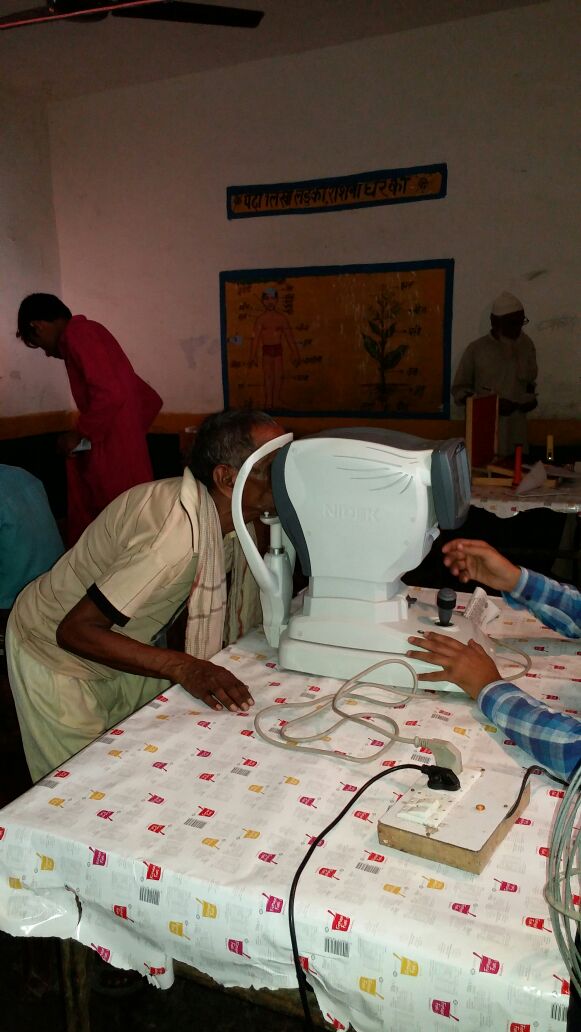 nbcfdc1's tweet photo. NBCFDC kick-started CSR initiative of holding health camp in Ghangora,  Bareily thru partner NGOs, 740 benef. were given free health check https://t.co/Hp8oR9udBQ