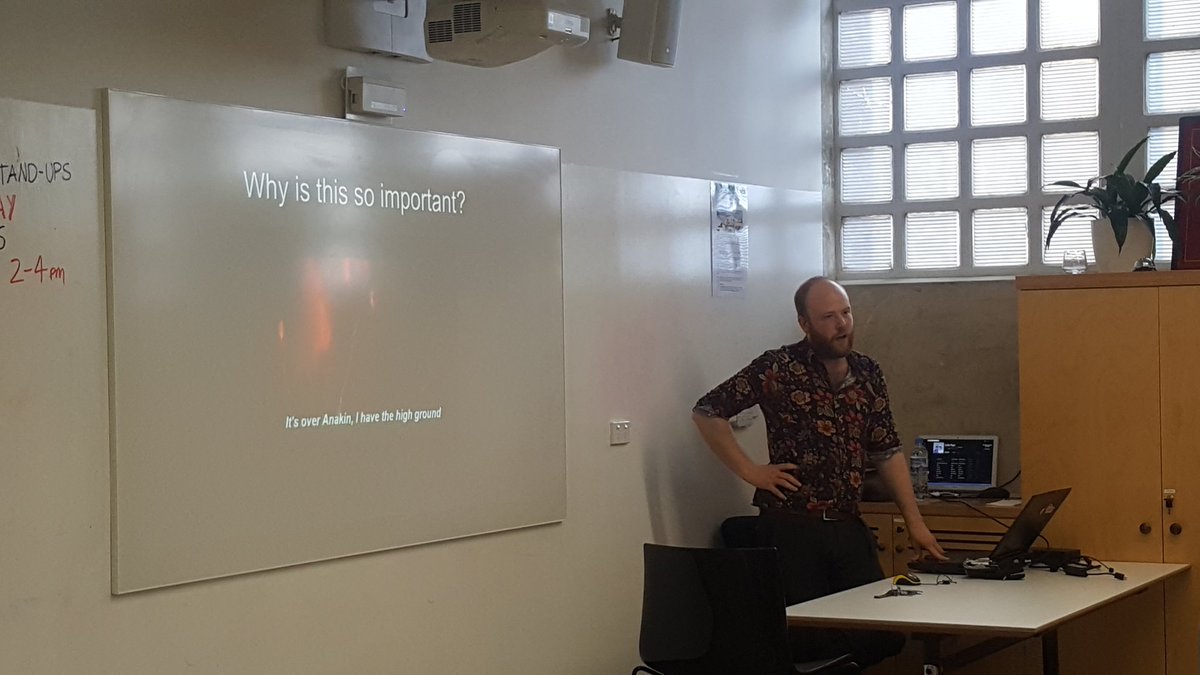 mrsamuelyu's tweet image. Real-time development and VR gaming with @S1T2 for the @UTSHatchery #techimmersion day  🕹️