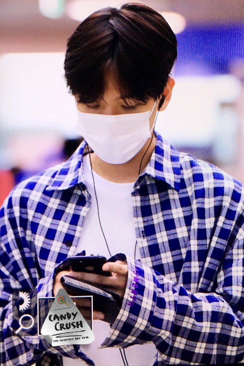 candycrush0506's tweet photo. 170901 인천공항 첫사랑 선배적모먼트 https://t.co/teMr0lLGaa