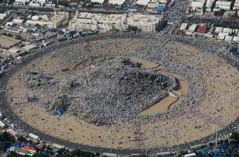 okezonenews's tweet photo. Subhanallah... Begini Potret Menakjubkan saat Lebih dari 2 Juta Muslim Bekumpul di Padang Arafah https://t.co/JjnmLYiyGU https://t.co/G5spMkV79w
