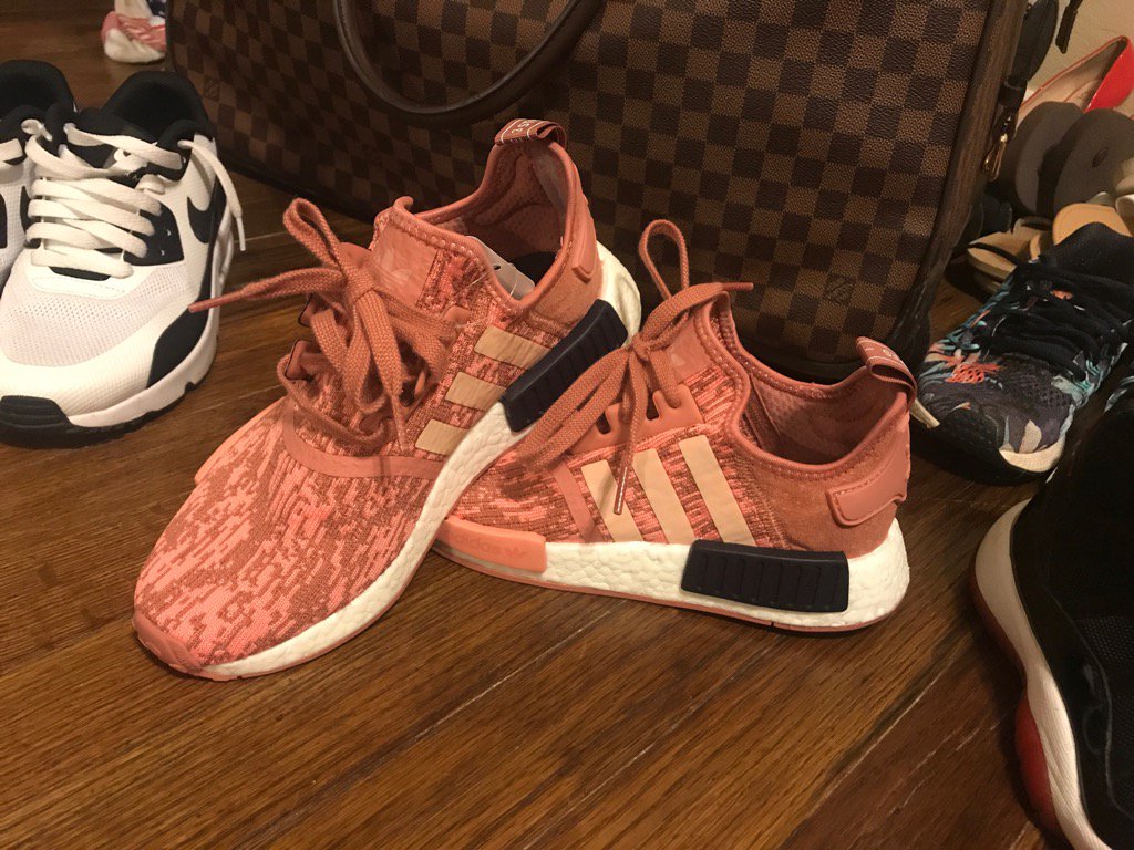brinkle5's tweet photo. Got em early;) https://t.co/QqVnaj23SW