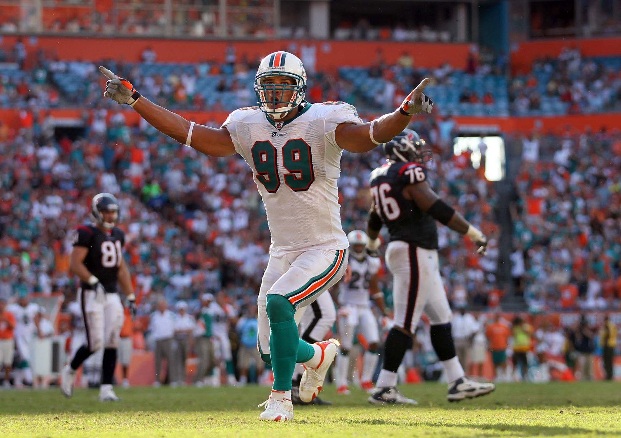 Happy Birthday to Jason Taylor who turns 43 today! 