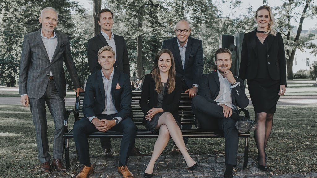 LexiaAttorneys's tweet photo. Asiakaslähtöistä juridiikkaa Aurajoen varrelta: Turun väkemme muuttaa tänään saneerattuun Reuterskan taloon, Henrikinkatu 9. #uusitoimisto 👏 https://t.co/WSJkHgGCy7